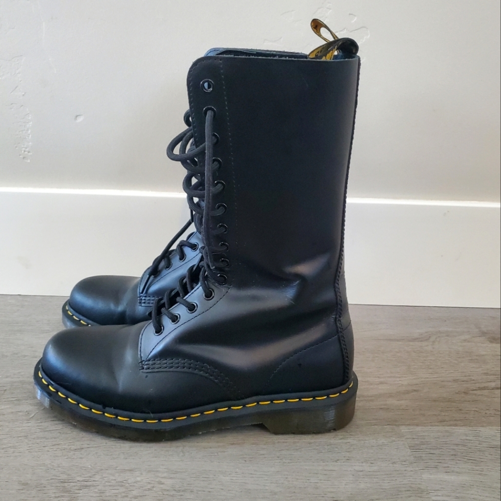 Black Dr. Martens Brand Combat Boots, Womens Size -10, like New- only worn twice